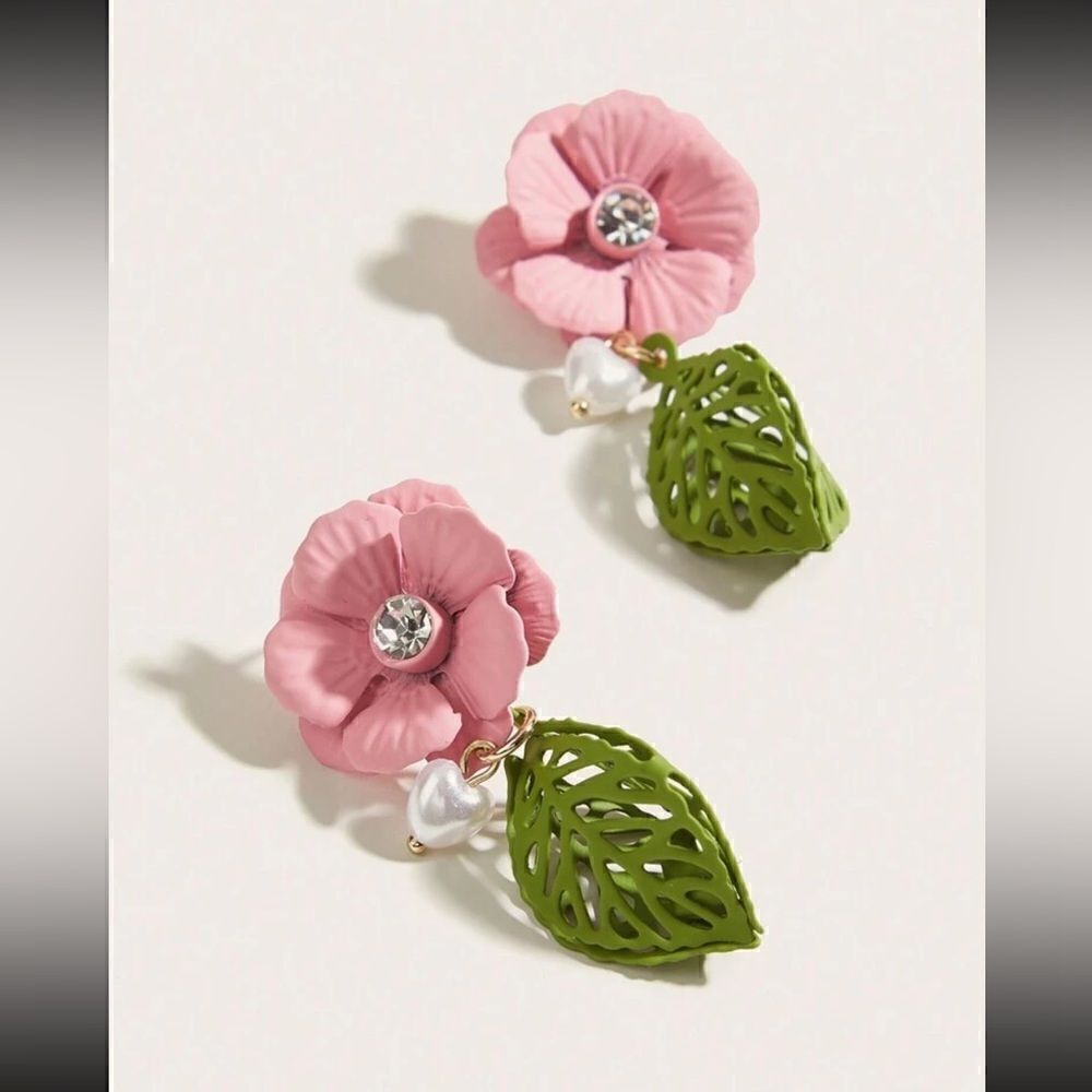Flower drop earrings M521